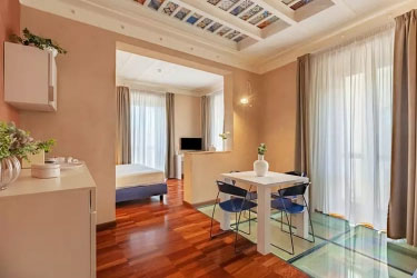 Monolocale Junior Suite vista piazza